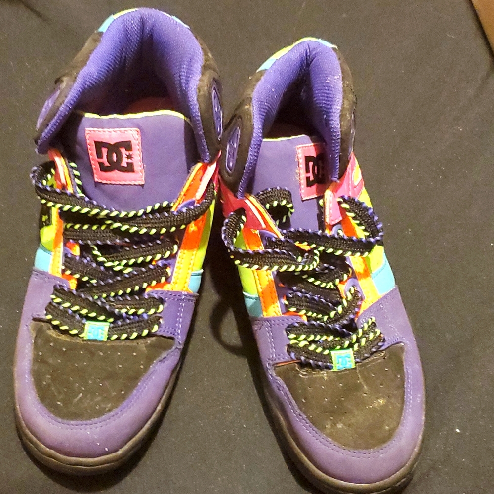 DC skateboard shoes size 8